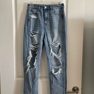 American Eagle High Waist Destroy  Mom Jeans